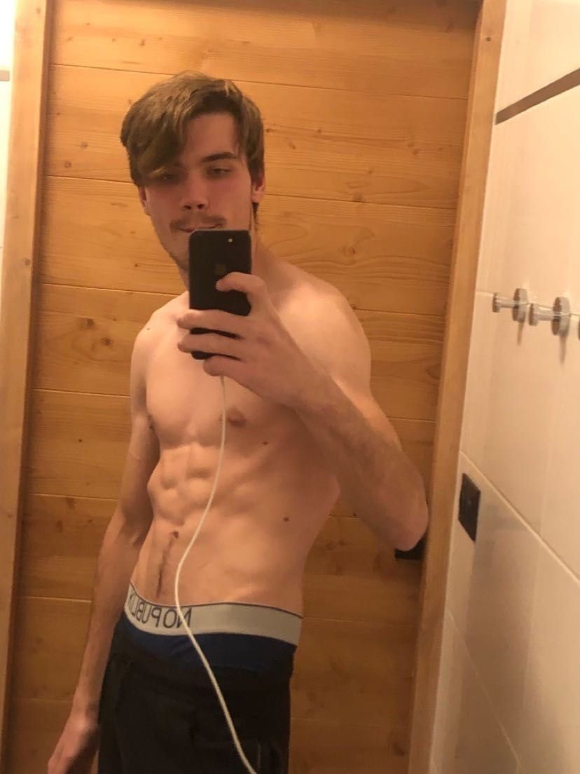 Profil de Jérôme, 26 ans, Cruising gay à Saint-Lambert (Québec)