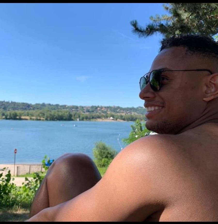 Profil de Alone, 22 ans, Cruising gay à Frampton (Québec)
