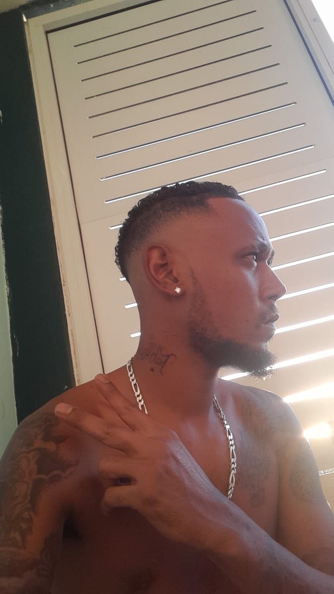 Profil de Anicet, 29 ans, Cruising gay à Lachute (Québec)