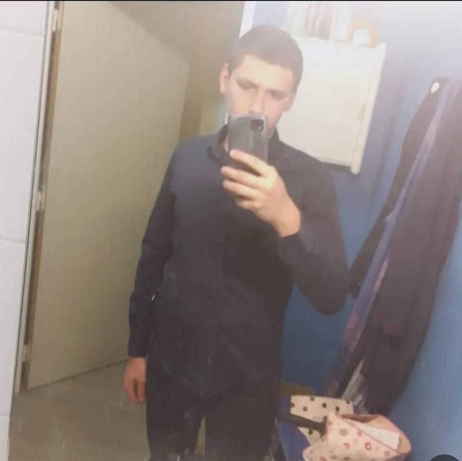 Profil de Ouisem, 28 ans, Cruising gay à Dollard-Des Ormeaux (Québec)