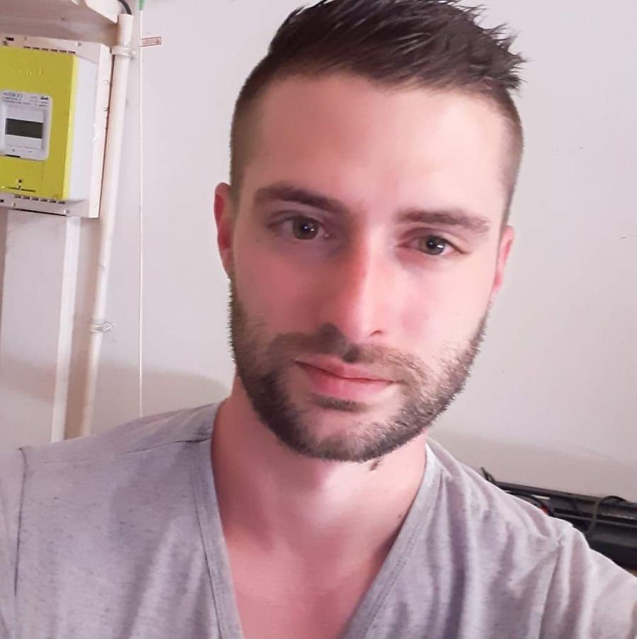 Profil de Fridolin, 25 ans, Cruising gay à Sainte-Lucie-des-Laurentides (Québec)