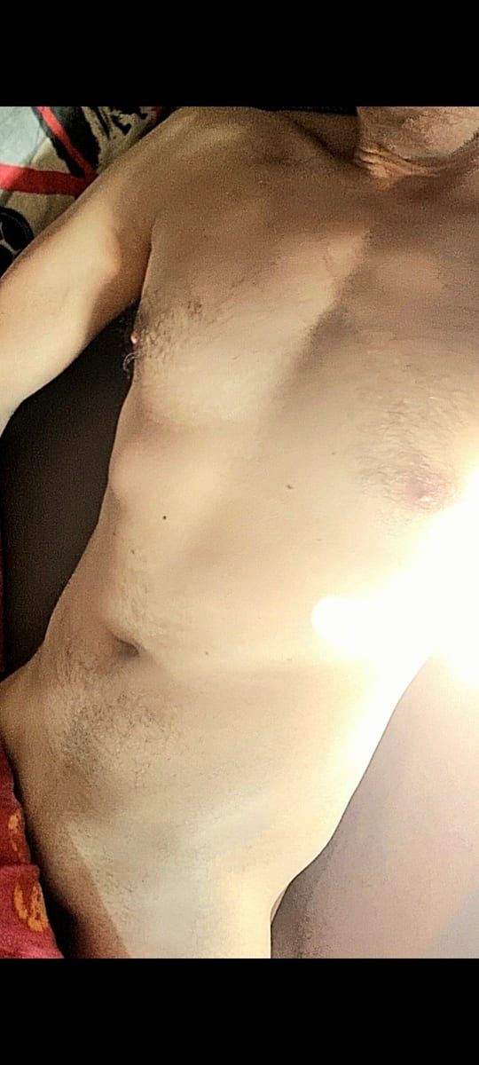 Profil de Kalani, 45 ans, Cruising gay à Sainte-Mélanie (Québec)