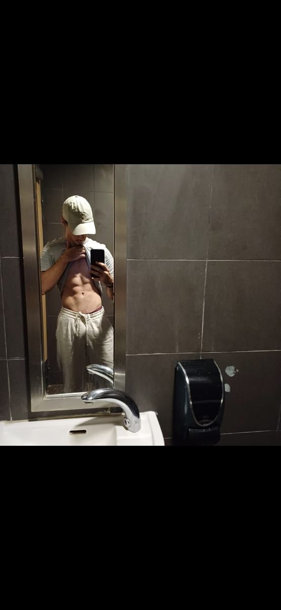 Profil de Berzan, 29 ans, Cruising gay à Welland (Ontario)