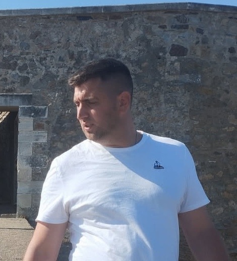 Profil de Tahir, 44 ans, Cruising gay à Mandeville (Québec)