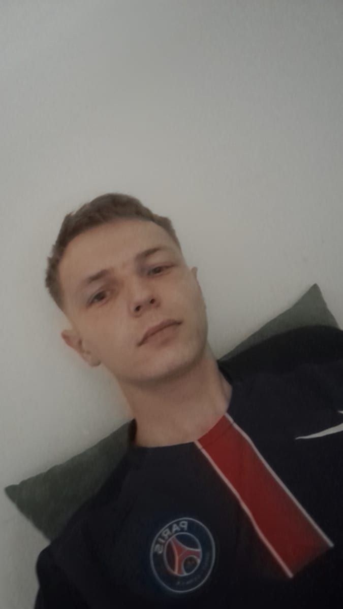 Profil de Lenaik, 35 ans, Cruising gay à Sainte-Thérèse-de-la-Gatineau (Québec)