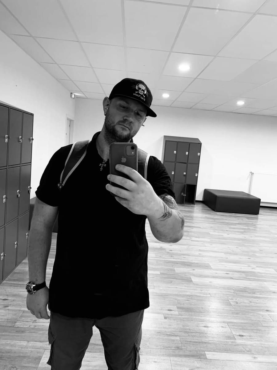 Profil de Azaria, 38 ans, Cruising gay à Gore (Québec)