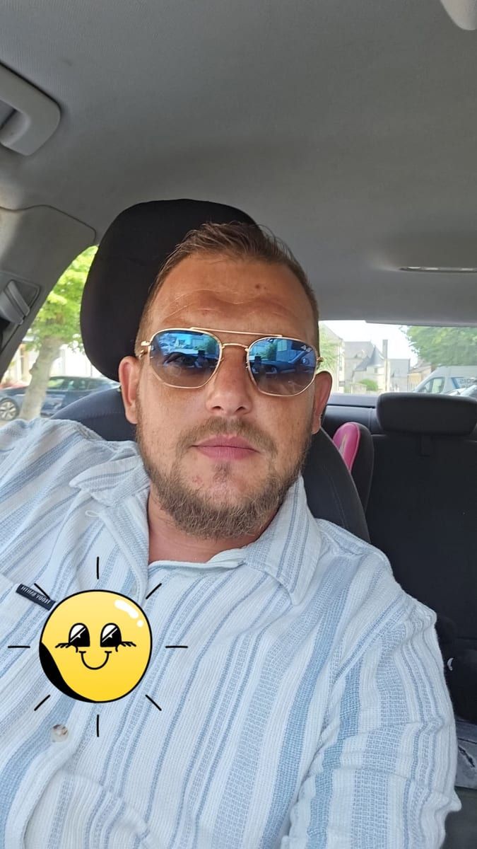 Profil de Zacchary, 32 ans, Cruising gay à Stoke (Québec)