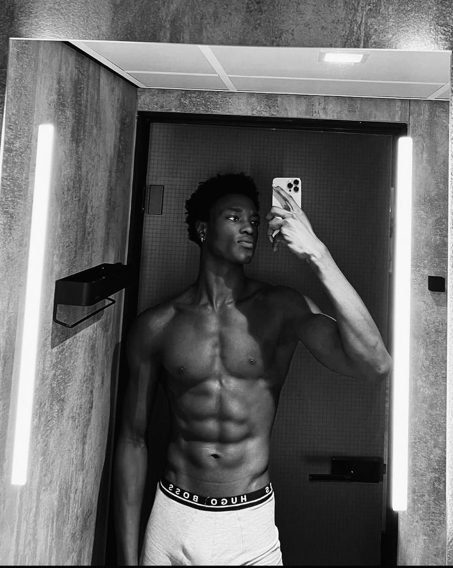 Profil de Iles, 24 ans, Cruising gay à Donnelly (Alberta)
