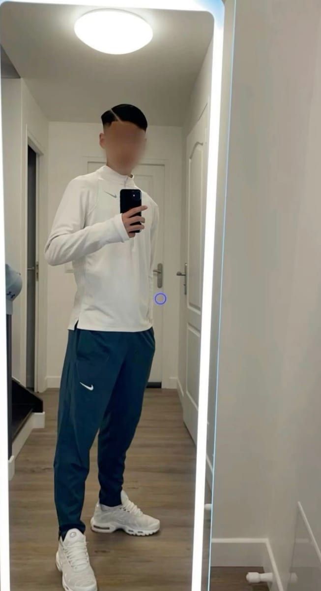 Profil de Jules, 25 ans, Cruising gay à Bromont (Québec)