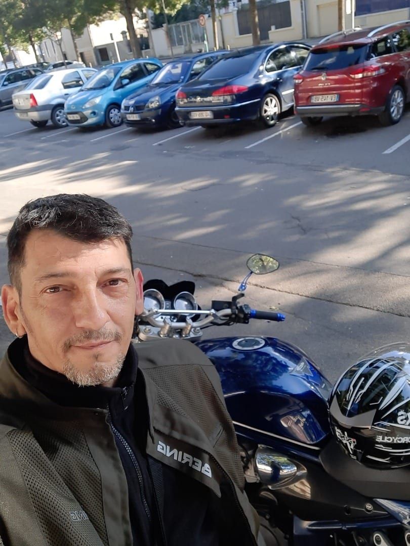 Profil de Aines, 45 ans, Cruising gay à Rivière-Pentecôte (Québec)