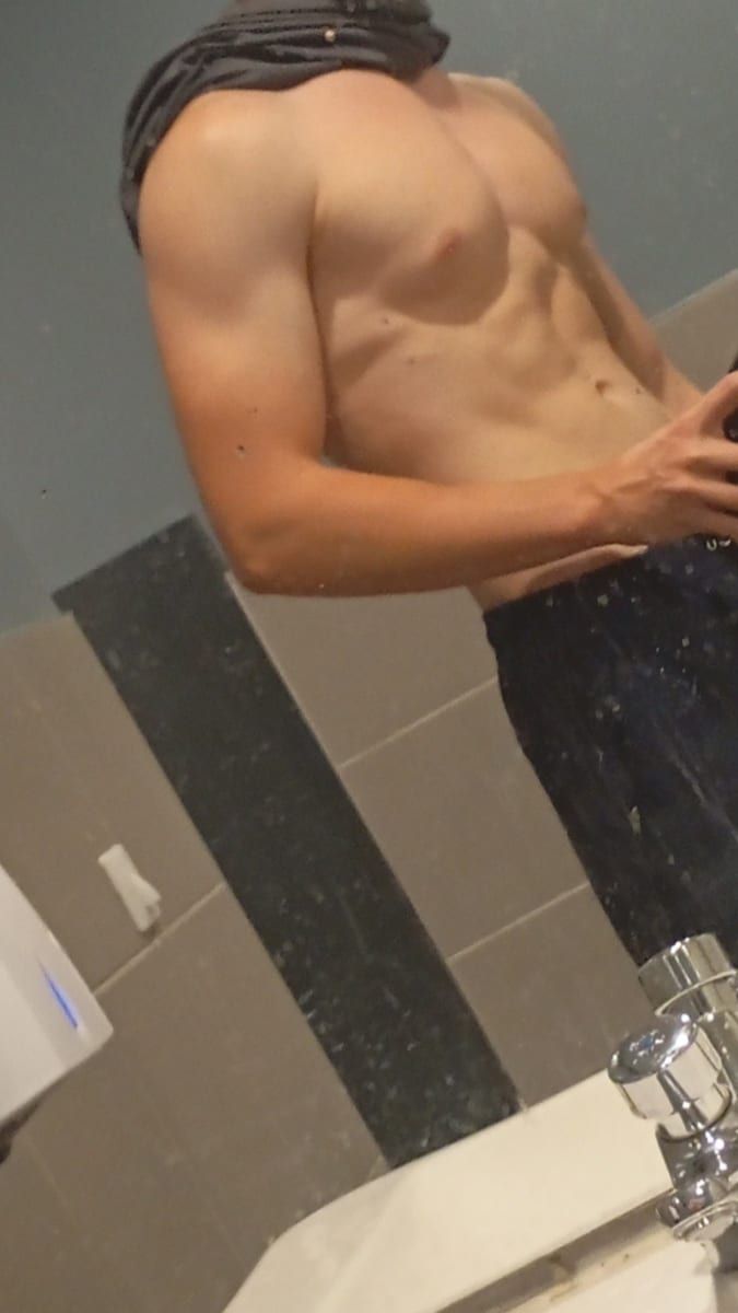 Profil de Vlado, 31 ans, Cruising gay à Sainte-Thérèse-de-la-Gatineau (Québec)
