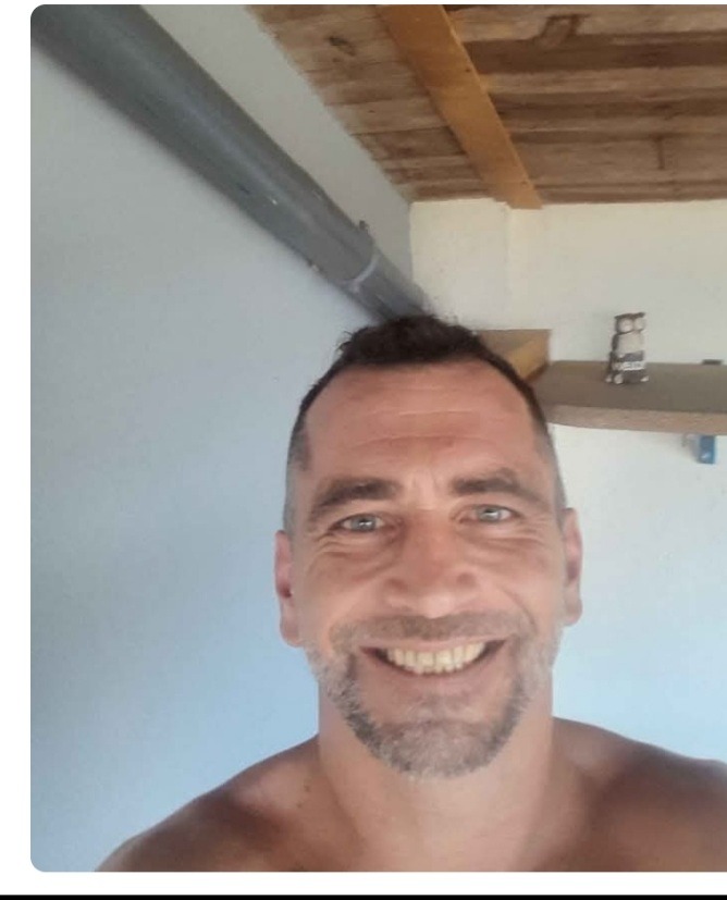 Profil de Perry, 31 ans, Cruising gay à Sainte-Mélanie (Québec)