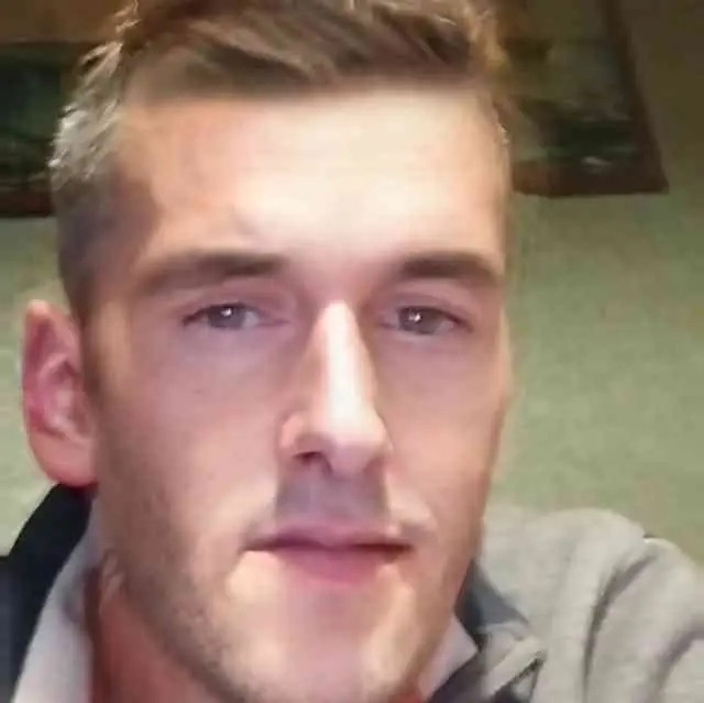 Profil de Wolfgang, 31 ans, Cruising gay à Vallée-Jonction (Québec)