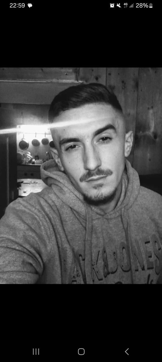 Profil de Jarold, 24 ans, Cruising gay à Frontenac (Québec)