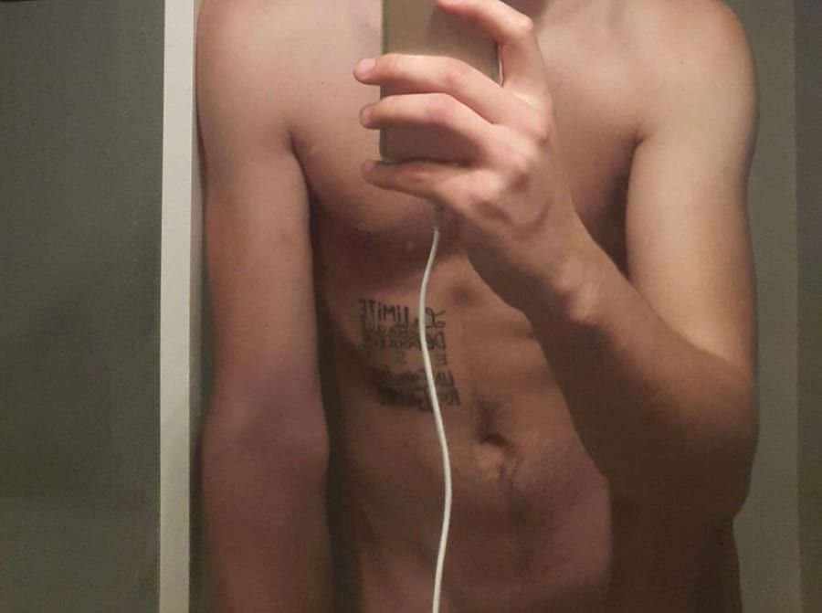 Profil de Ayrton, 36 ans, Cruising gay à Saint-Raphaël (Québec)