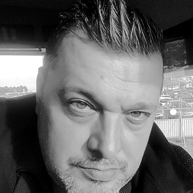 Profil de Léontin, 28 ans, Cruising gay à Arvida (Québec)