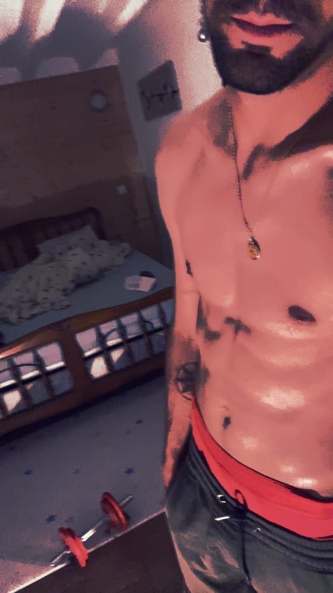 Profil de Liyam, 23 ans, Cruising gay à Saint-Frédéric (Québec)
