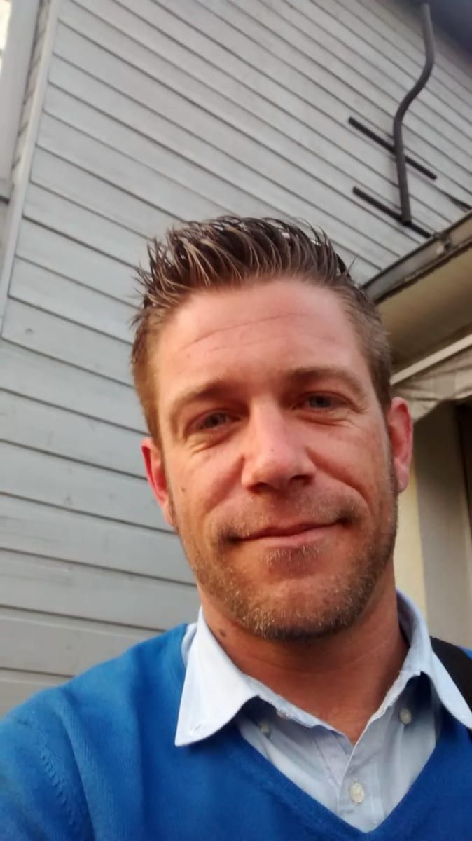 Profil de Josaphat, 26 ans, Cruising gay à Puvirnituq (Québec)