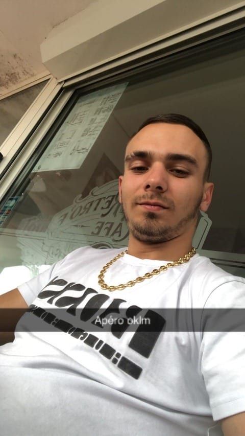 Profil de Efecan, 29 ans, Cruising gay à Saint-Lambert (Québec)