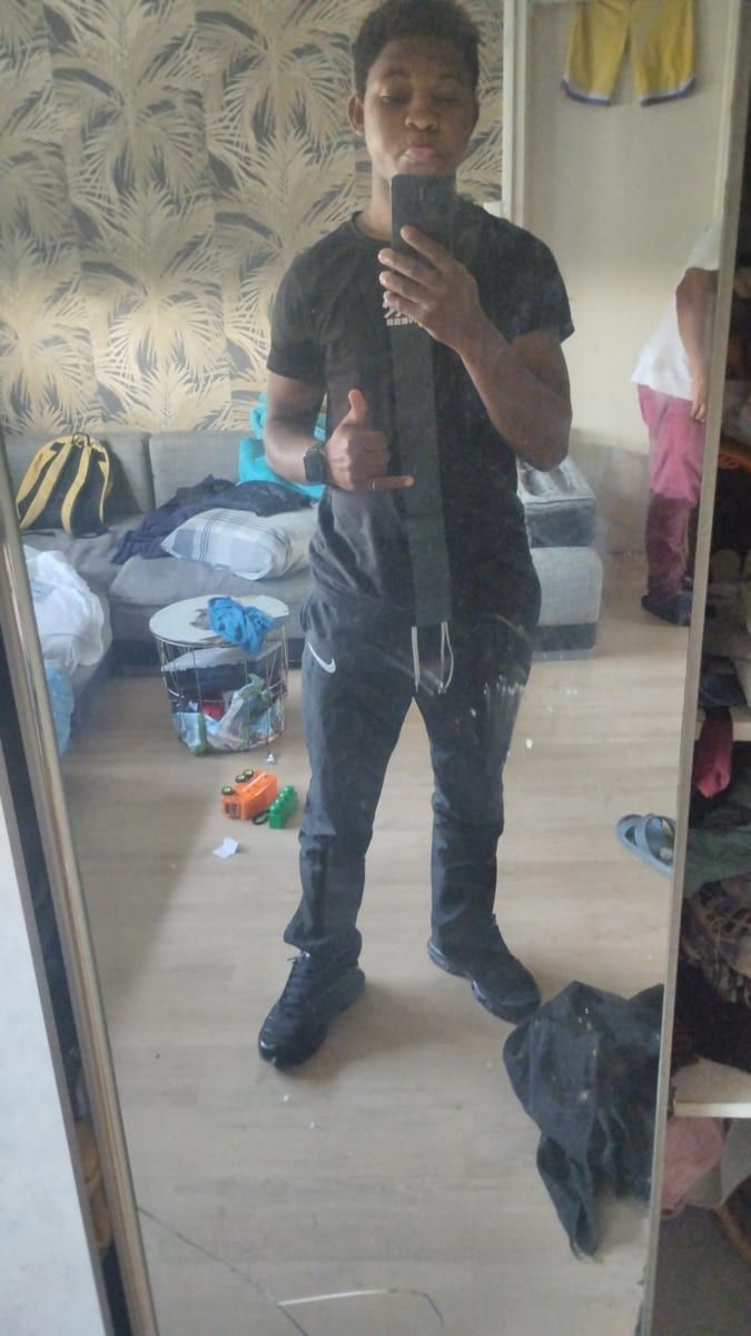 Profil de Hamedi, 23 ans, Cruising gay à Aston-Jonction (Québec)