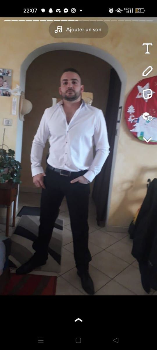 Profil de Herculano, 28 ans, Cruising gay à Les Escoumins (Québec)