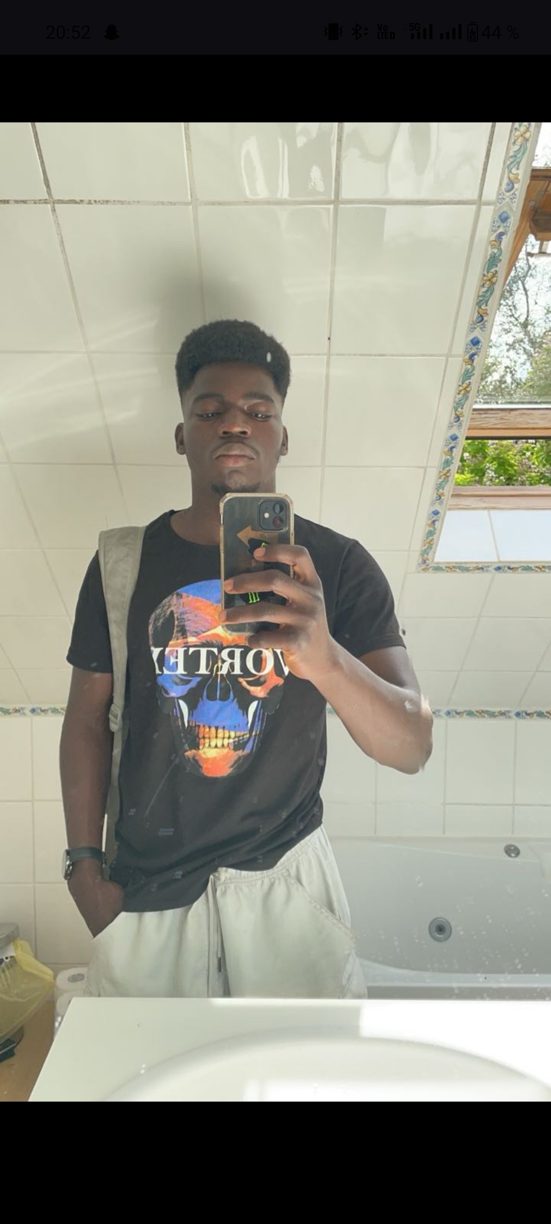 Profil de Richelet, 22 ans, Cruising gay à Launay (Québec)