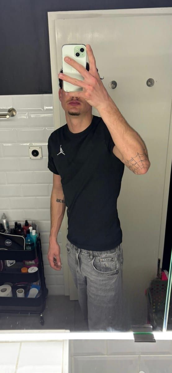 Profil de Jauris, 43 ans, Cruising gay à Sainte-Brigitte-des-Saults (Québec)
