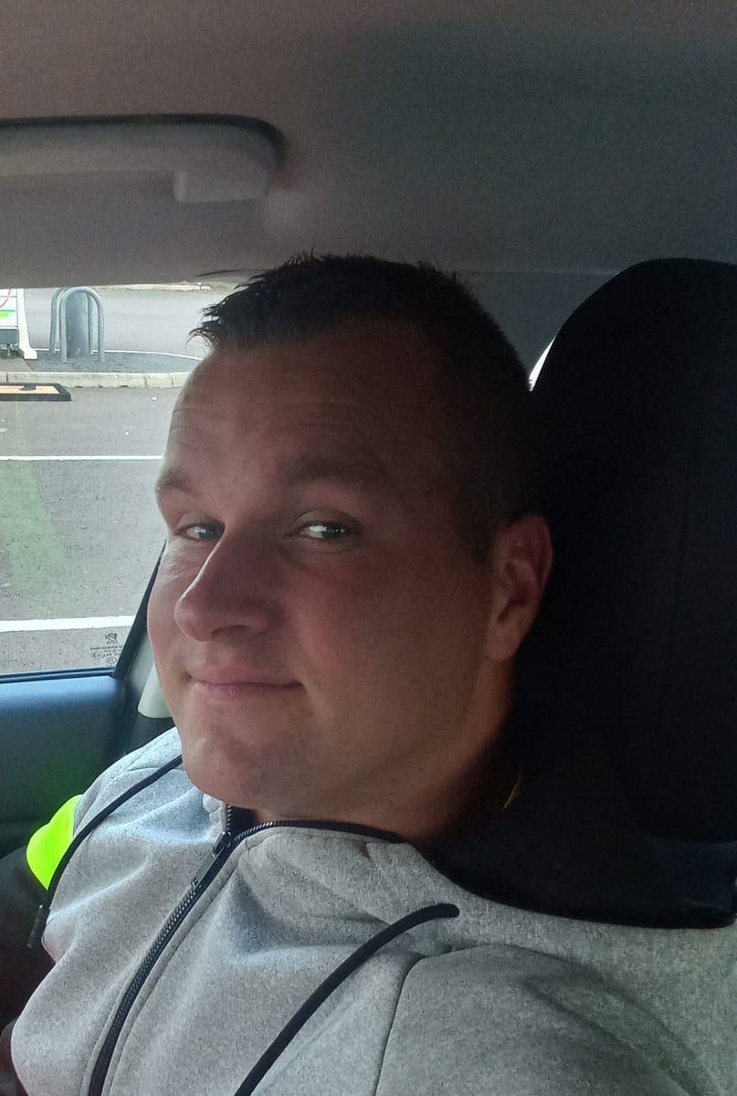 Profil de Giovany, 24 ans, Cruising gay à Val-David (Québec)