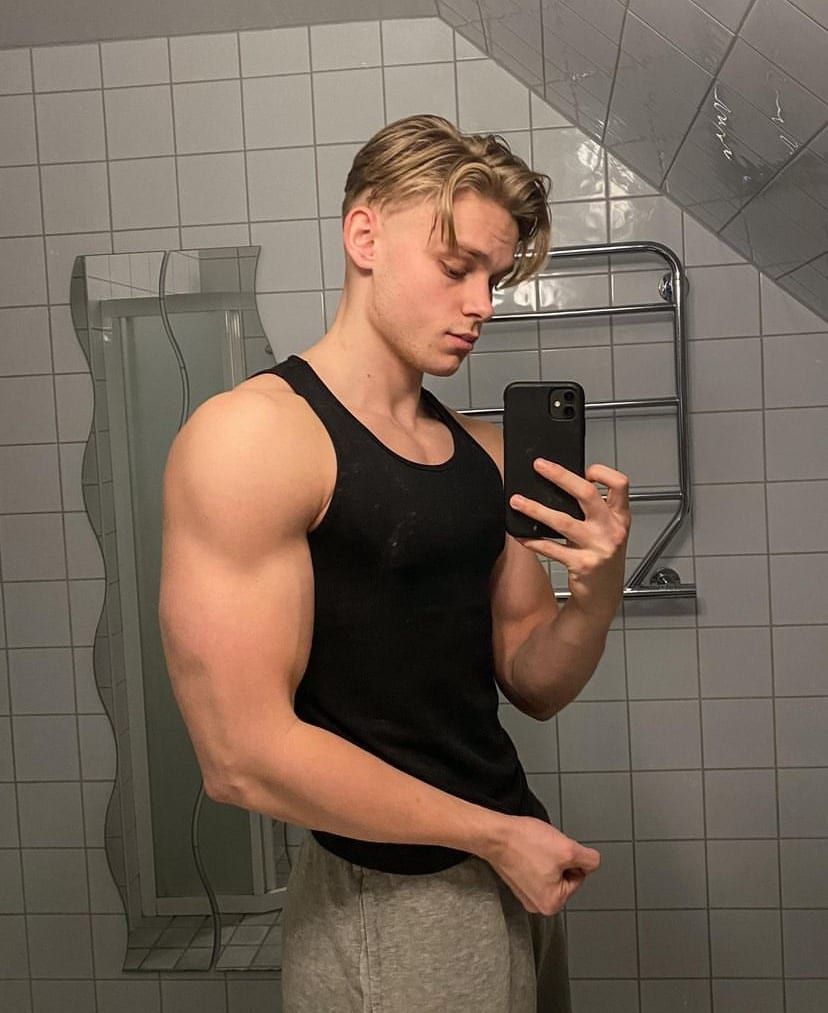 Profil de Yvonig, 35 ans, Cruising gay à Kénogami (Québec)