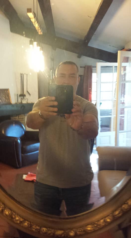 Profil de Mete, 35 ans, Cruising gay à Sainte-Mélanie (Québec)