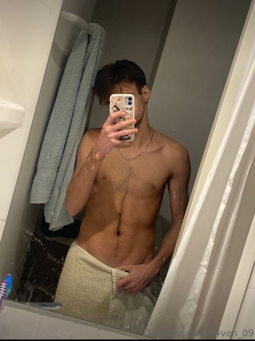 Profil de Latif, 22 ans, Cruising gay à Chicoutimi (Québec)