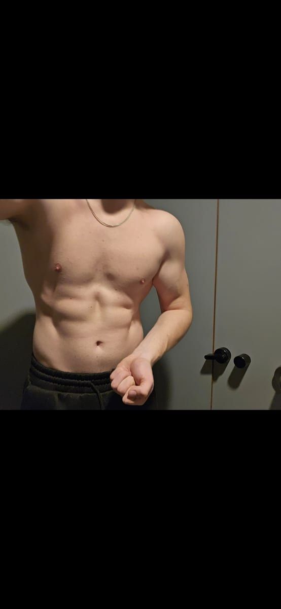 Profil de Gwenvel, 24 ans, Cruising gay à Saint-Liboire (Québec)