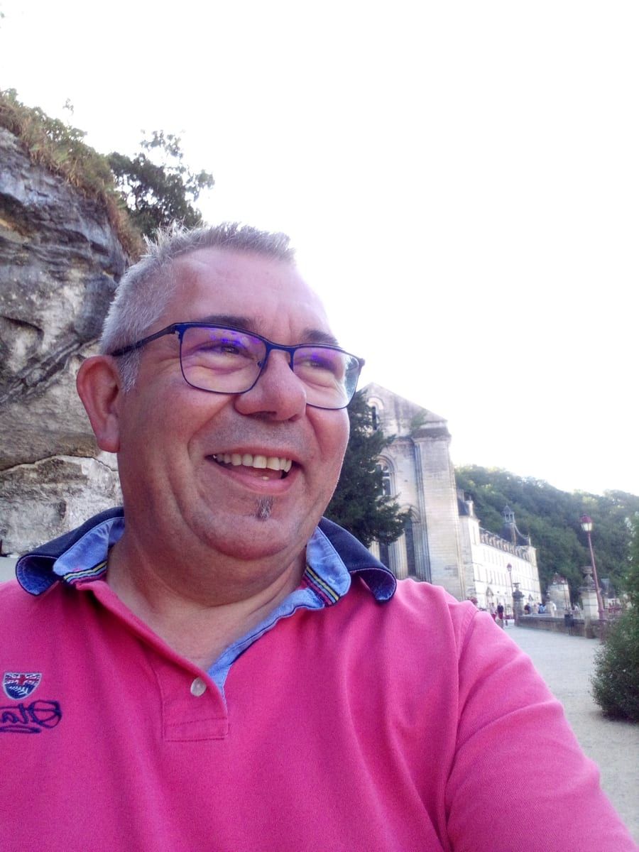 Profil de Emrick, 28 ans, Cruising gay à Saint-Cuthbert (Québec)