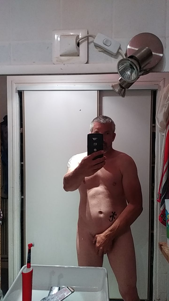 Profil de Pierre-mickael, 42 ans, Cruising gay à Saint-Edmond-les-Plaines (Québec)