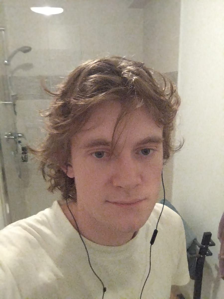 Profil de Yan, 26 ans, Cruising gay à Saint-Henri-de-Taillon (Québec)
