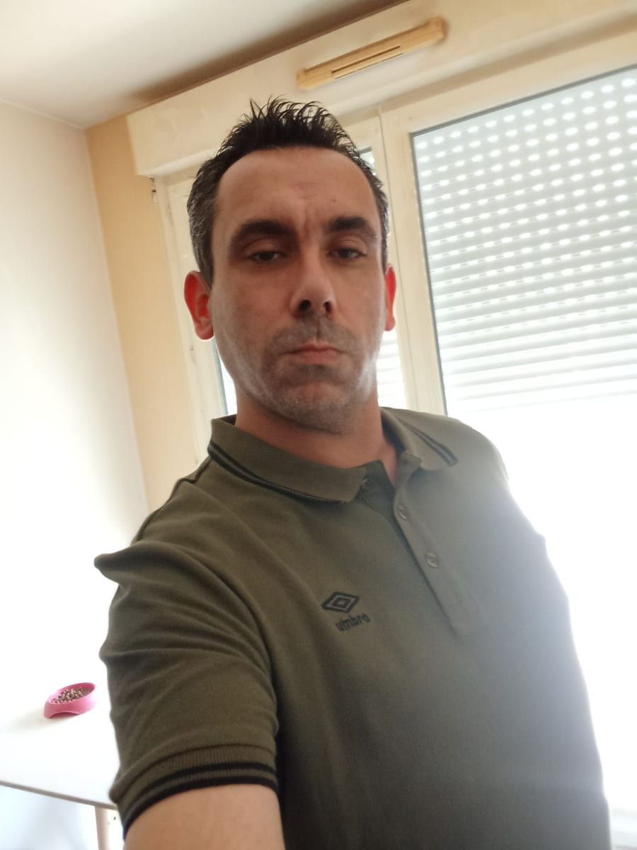 Profil de Allen, 39 ans, Cruising gay à Batiscan (Québec)