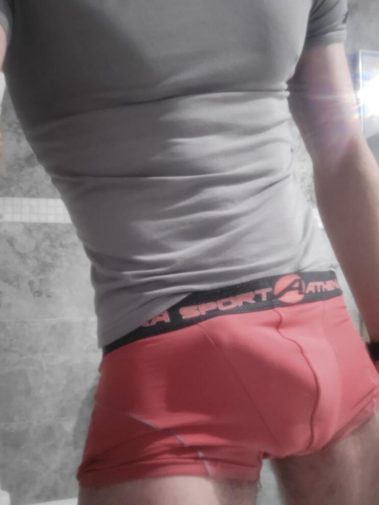 Profil de Edriss, 38 ans, Cruising gay à Sainte-Thérèse-de-la-Gatineau (Québec)