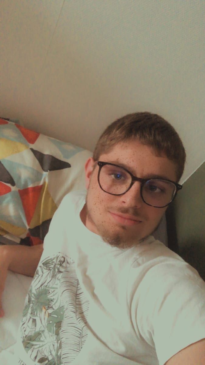 Profil de Houdeyfa, 23 ans, Cruising gay à Shefford (Québec)
