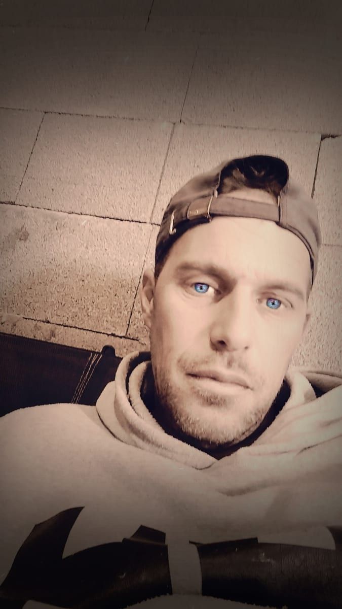 Profil de Victor-manuel, 39 ans, Cruising gay à Lambton (Québec)